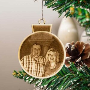 Personalisierter Weihnachtsbaumschmuck Bild Lasergravur